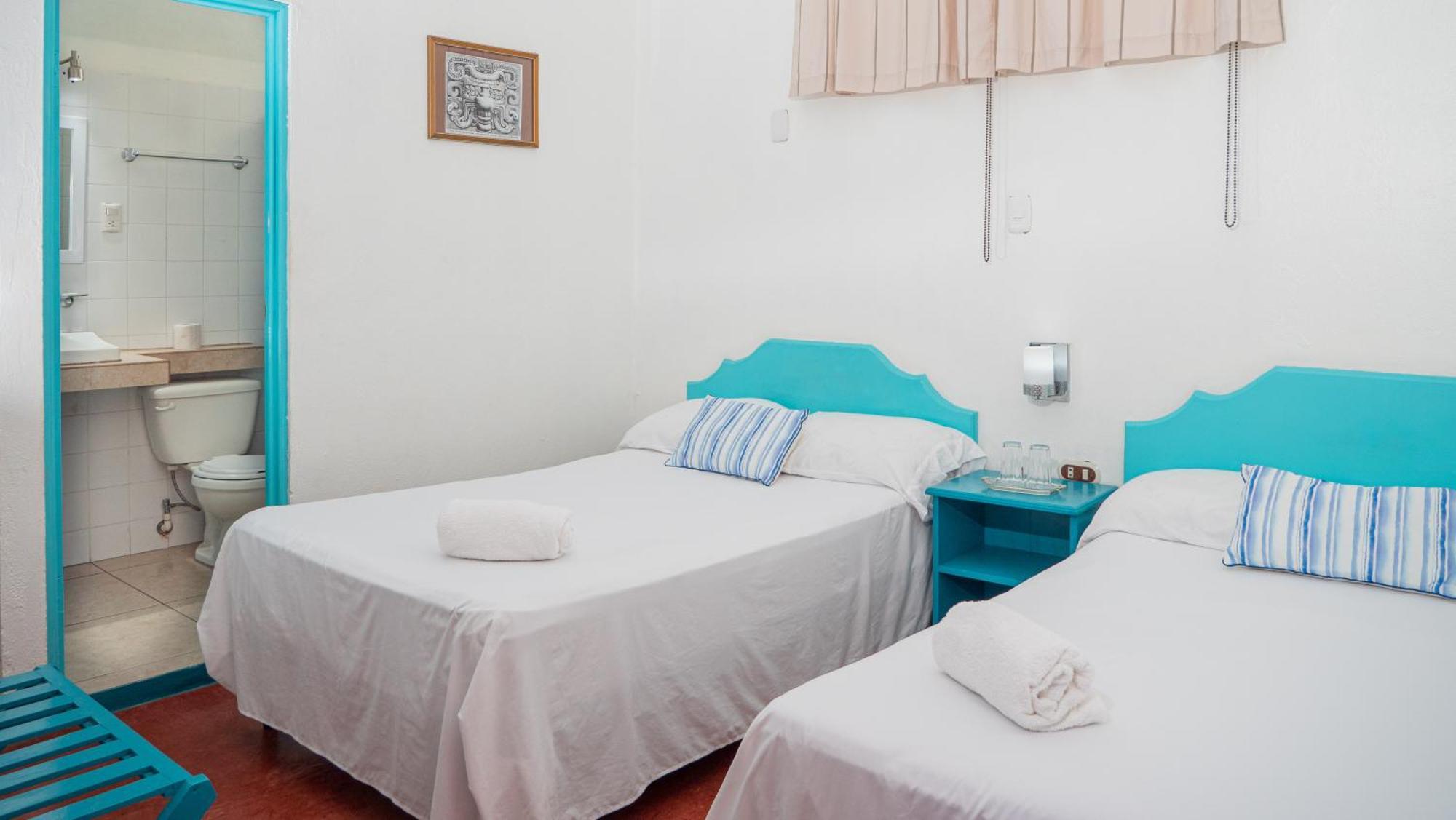 Hotel Petenchel ฟลอเรส ภายนอก รูปภาพ
