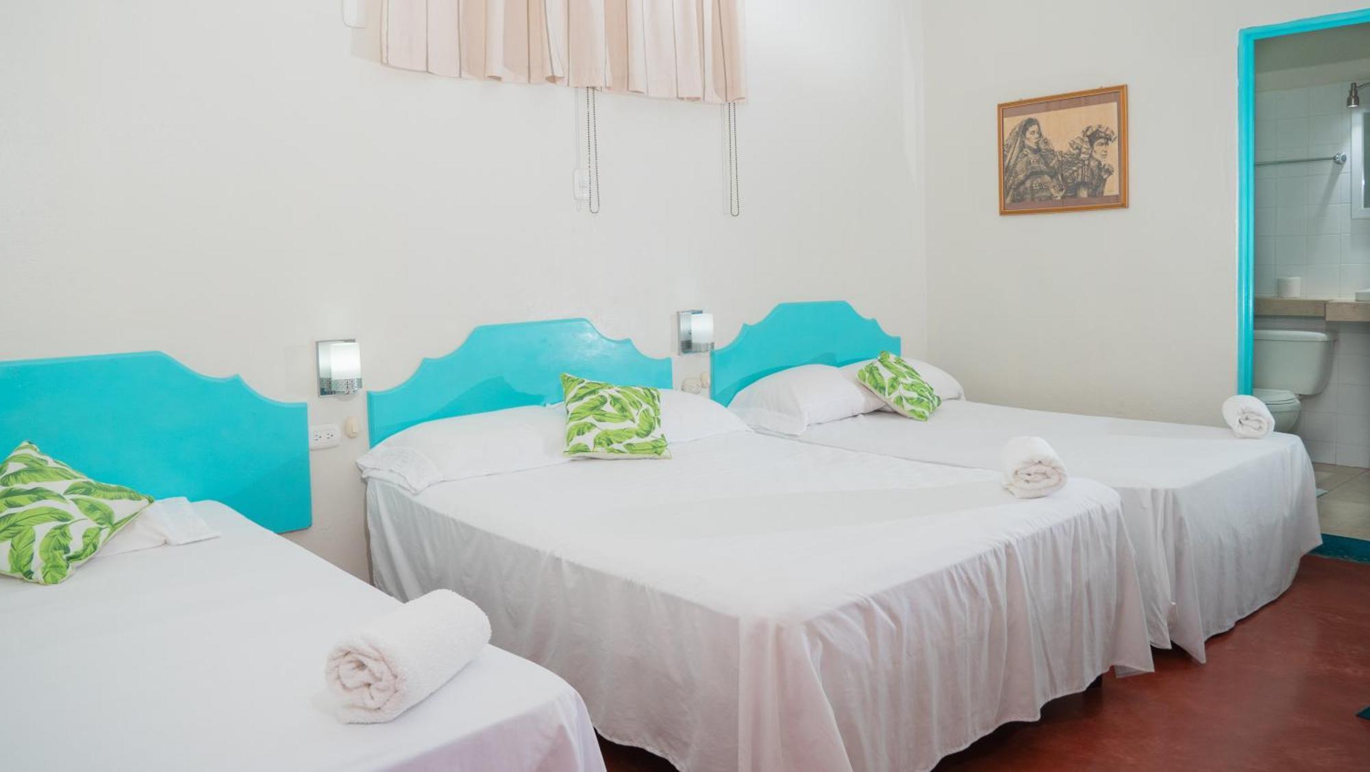 Hotel Petenchel ฟลอเรส ภายนอก รูปภาพ